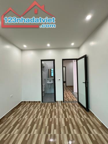BÁN NHÀ 2 TẦNG BẮC SƠN OTO ĐỖ TẠI CỬA NHÀ NGÀY ĐÊM - 5