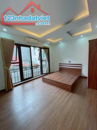 NHÀ 42M2*4T GIÁP BÁT, GẦN Ô TÔ, MỚI TINH, YÊN TĨNH