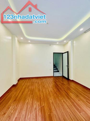 Đại Hạ Giá. Ngõ Quan Thổ. Nhà 4 Tầng.  DT 27m2. MT 3.9m. Nhỉnh 5 Tỷ. - 3