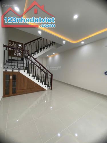 Bán Nhà Hẻm 2,5m, Cách Vòng Xoay Lê Hồng Phong Chỉ 20m, Nhà Mới Hoàn Thiện – Giá 3 tỷ