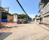 Bán nhà 4 tầng đang xây,xung quanh nhiều tiện ích