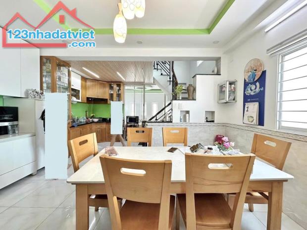 🌈☘️Chính Chủ, Nhà Mặt Tiền  Quận 5, 4Tầng BTCT 55m2, Chủ Gấp Bán Giá Nào Cũng Chốt - 3