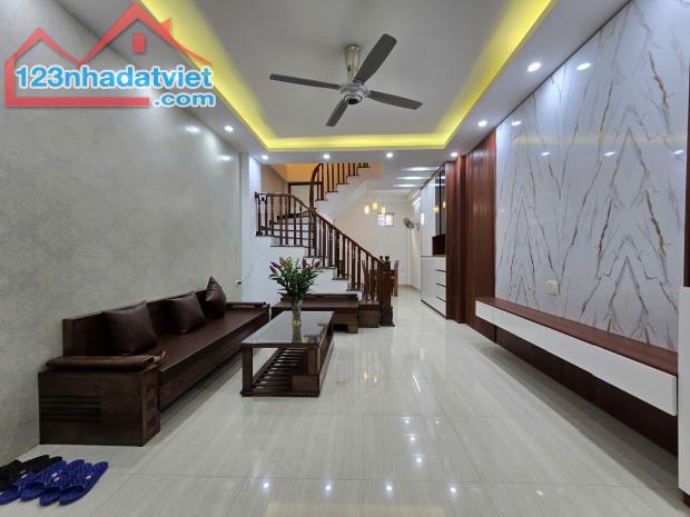 Bán nhà phố Vạn Phúc ô tô tránh nhà mới đẹp thoáng sáng 39m2 5 tầng mt 3,9m giá 7tỷ