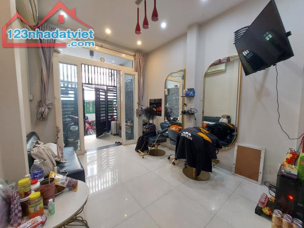 Bán nhà phố Tây Phạm Ngũ Lão Q1, dòng tiền 40tr/tháng, 53m2 5 tầng 5PN 4WC, chỉ 13 tyx TL