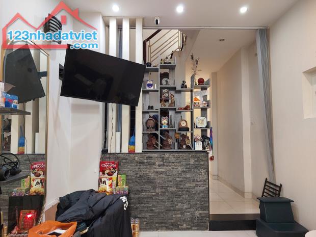 Bán nhà phố Tây Phạm Ngũ Lão Q1, dòng tiền 40tr/tháng, 53m2 5 tầng 5PN 4WC, chỉ 13 tyx TL - 1