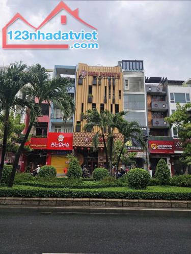 Chuyển nhượng nhà MT Phan Xích Long P7 Phú Nhuận, vị trí khan hiếm