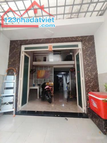 Nhà 54.6m2/lửng/2lầu/ST hẻm 181 Âu Dương Lân P3Q8 - 1