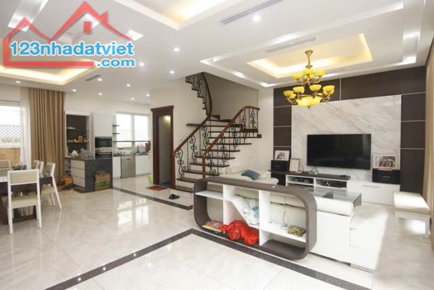 Chính chủ cần cho thuê Nhà Biệt Thự Song Lập vinhome riverside Long Biên - Hà Nội.
