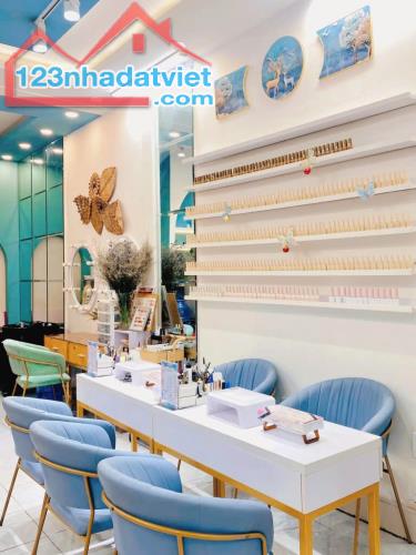 Sang Tiệm Nails & Gội Đầu Cực Đẹp tại 418 Huỳnh Văn Bánh