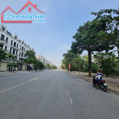Biệt thự đơn lập 200m2 đường 16m tại Gia Lâm, Hà Nội. Lh 0989894845 - 2