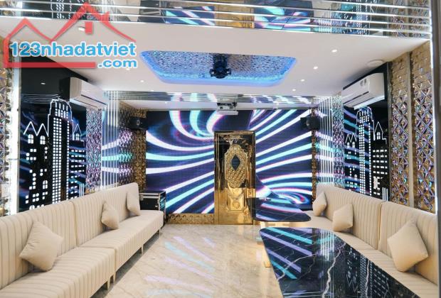 Bán nhà phong cách luxury 5 sao mặt tiền đường Số An Dương Vương Quận 8 (bao gồm nội thất - 3