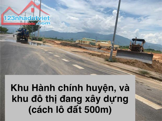 Bán lô đất ngay Khu hành chính xã Diên Hoà giá 2.337ty Liên hệ:  0976396883 Yên Trinh