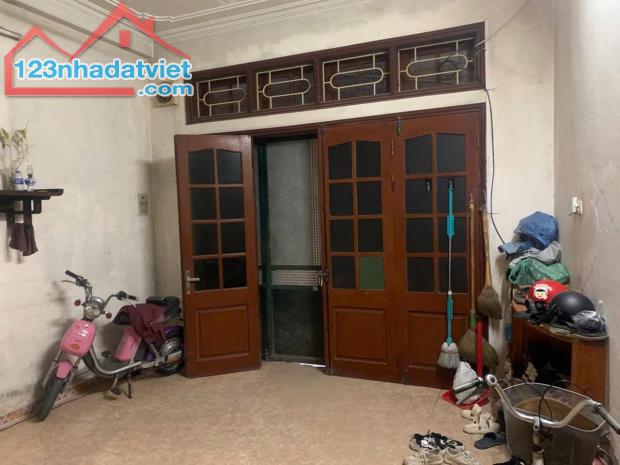 Bán gấp căn nhà riêng 44m2, 4 tầng, chiều ngang 5m phố Vương Thừa Vũ Thanh Xuân - 2