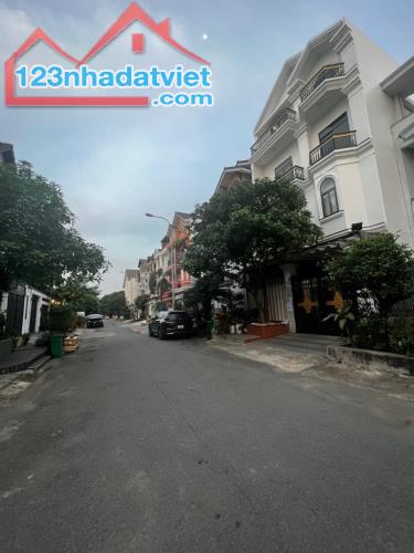 CẦN RA GẤP LÔ ĐẤT VUÔNG VỨC MẶT TIỀN ĐƯỜNG SAU LƯNG GIGAMAL, 7X18 CHỈ 15 TỶ. - 1