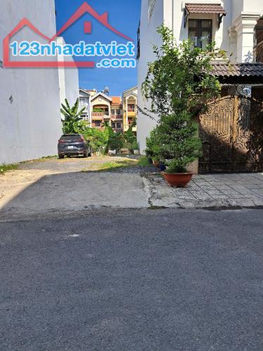 CẦN RA GẤP LÔ ĐẤT VUÔNG VỨC MẶT TIỀN ĐƯỜNG SAU LƯNG GIGAMAL, 7X18 CHỈ 15 TỶ. - 2
