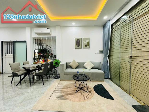 Bán căn gốc mới xây sát mặt tiền HXH nguyễn Trãi Quận 1 chỉ nhỉnh 9 tỷ