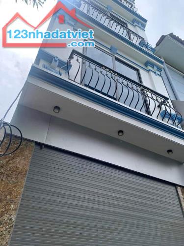 Nhà 4.5 tầng, 30m² – Đầy đủ nội thất, dọn vào ở ngay!