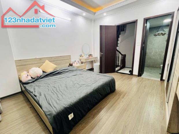 Bán Nhà Gần Hoàng Văn Thái, q. Thanh Xuân, 35m2x5Tx4mMT, Ngõ Nông, Chỉ 7.6 Tỷ