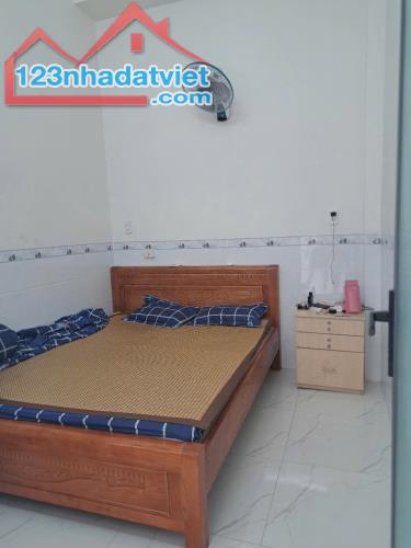 Bán nhà, Gần Ngã 4 Bình Phước, 2 tầng 3PN, ở ngay chỉ 3 tỷ nhỉnh. - 2