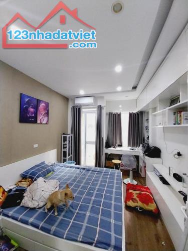 BÁN NHÀ TRUNG PHỤNG ĐỐNG ĐA 33m 5T Mt 4.7m GIÁ 5.1 TỶ NGÕ THÔNG 40M RA MẶT PHỐ. - 5