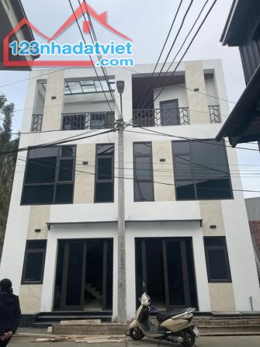 Bán Nhà 3 Tầng Ngõ 33 Cao Xanh,P.Cao Xanh. DT:54m2,MT:4.5m Rẻ Đẹp !!!