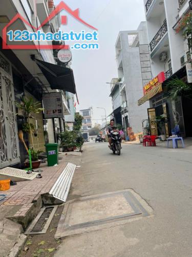 Nhà đẹp 4 tầng, Lã Xuân Oai, TNP A, 72m2, 5PN, HXH vào nhà, nhỉnh 5 tỷ - 3