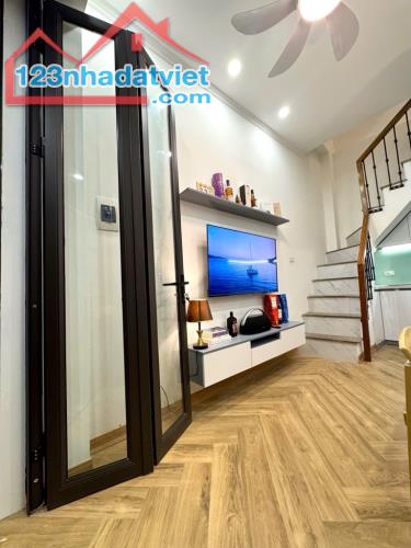 5M RA PHỐ GIẢNG VÕ - 5 TẦNG FULL CÔNG NĂNG - Ở CỰC SƯỚNG TIỆN ÍCH ĐẦY ĐỦ
