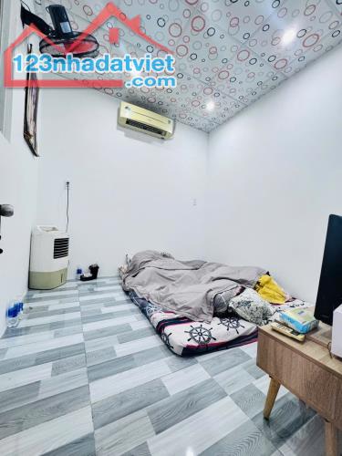 Bình Tân, gần MT, Why Tên Lưa, Nhà phố 3tầng,110m2,giá rẻ - 2