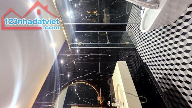 🔥 SIÊU PHẨM TÔ HIỆU - HÀ ĐÔNG 🔥  🏡 GARA Ô TÔ TRÁNH - KINH DOANH ĐỈNH 📌 Diện tích: 50m² - 5