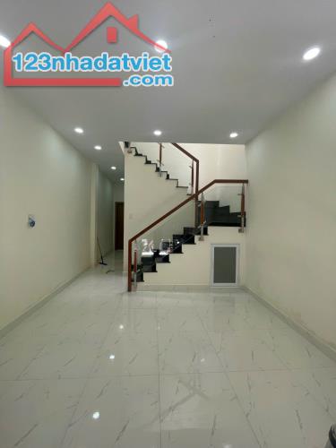 Nhà đẹp 2 tầng 48m2 chỉ 4.95 tỷ Trần Văn Quang