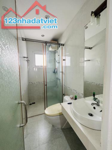 Rẻ hơn thị trường 20%, Bán nhà MẶT TIỀN HOÀNG VĂN THỤ TÂN BÌNH, 96M2, sổ nở hậu tài lộc - 1