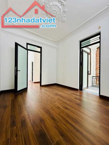 BÁN NHÀ LÁNG HẠ - ĐỐNG ĐA - 50M2 x 4T - 8.98 TỶ - NHÀ MỚI - GẦN PHỐ - NGÕ OTO DỪNG ĐỖ - 2