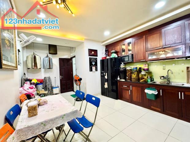 BÁN NHÀ ĐẸP - HẺM XE HƠI 8M - LŨY BÁN BÍCH, TÂN PHÚ - 80M² - 4 TẦNG - NHỈNH 9 TỶ. - 2