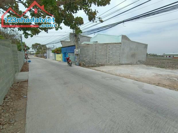 Cần bán lô Đất ngộp Mũi Né cạnh biển
