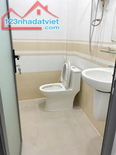 Nhà đẹp 1 lầu hẻm xe hơi 154 Âu Dương Lân P3Q8 - 3