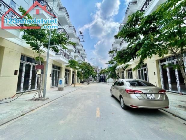 🏡🔥 Nhà phố liền kề đồng bộ 4 tầng đường THẠNH LỘC 26 phường THẠNH LỘC Q12 DT 50,8m2( 4mx - 2