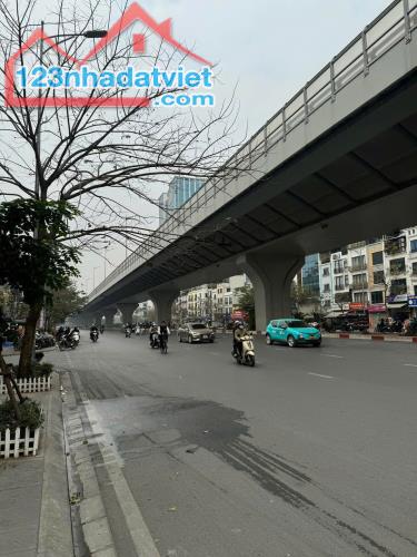 GIÁ HIẾM - MẶT PHỐ MINH KHAI- QUẬN HAI BÀ TRƯNG - 7 TẦNG THANG MÁY - MT 4,1m - KINH DOANH