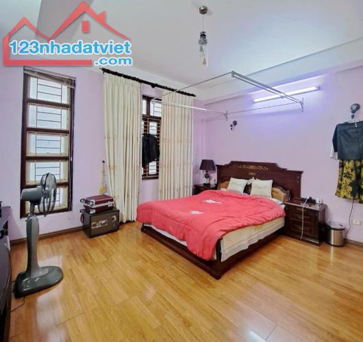 Tôi bán nhà mặt phố Lê Lợi sầm uất gần chợ Hà Đông 50m2 chỉ 15.9 tỷ. LH 0989626116 - 1