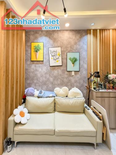 🔥 🔥 🔥 NHÀ ĐẸP FULL NỘI THẤT - GẦN CHỢ BÀ CHIỂU - HẺM XE HƠI KIA - SÁT MẶT TIỀN- 20m - 3