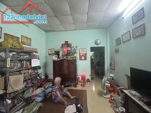 🏡🔥 Nhà Mặt Tiền Bờ kênh  Thạnh Lộc 15 phường Thạnh Lộc Q12 DT 79m2( 4mx19.5m)  💵 4,5tỷ - 2