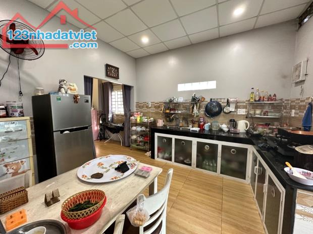 NHÀ trước mặt ĐẠI LỘ 2 - ĐỖ XUÂN HỢP, Q.9 - 200M2, CƠ HỘI dự án SIÊU thu hút! NHỈNH 19 TỶ - 2