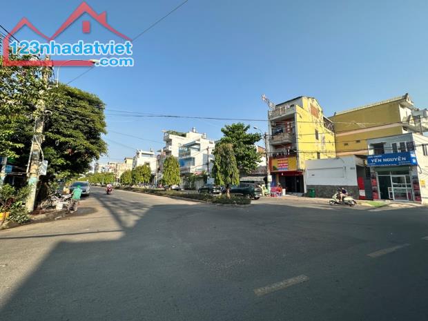 NHÀ trước mặt đường lớn 2 - ĐỖ XUÂN HỢP, QUẬN 9 - 200M2, CƠ HỘI dự án SIÊU HẤP DẪN! NHỈNH