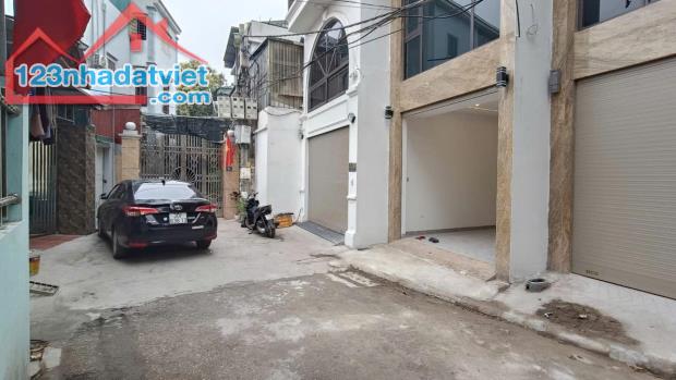 9Tỷ25 🏡NHÀ 5T MẶT NGÕ PHỐ THẠCH BÀN,Ô TÔ VÀO NHÀ 👉Bán Nhà 44m, 5 tầng MT 3.3giá 9ty25 có - 3