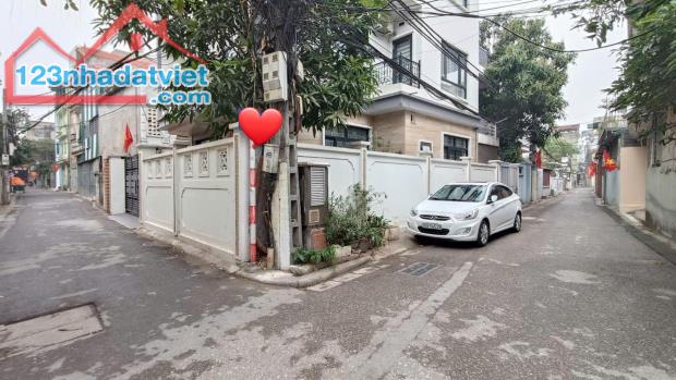 9Tỷ25 🏡NHÀ 5T MẶT NGÕ PHỐ THẠCH BÀN,Ô TÔ VÀO NHÀ 👉Bán Nhà 44m, 5 tầng MT 3.3giá 9ty25 có - 4