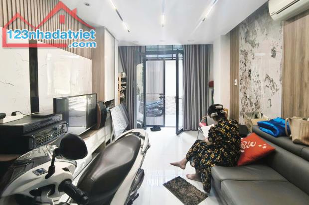 Bán nhà Nguyễn Công Hoan P.7 Phú Nhuận, 3m x 10m 2 Tầng, gần Mặt tiền - Giá 5.7 tỷ TL - 1