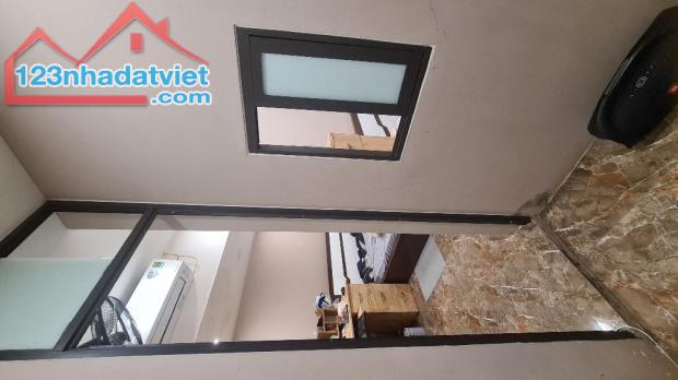 Bán nhà tập thế phố Đội Cấn, Ba Đình, Hà Nội. DT trên sổ đỏ 23m, DTSD 50m2,