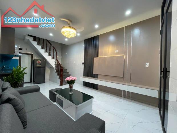 Bán nhanh nhà Thanh Liệt, Thanh Trì, 30m2, 5tầng, sổ đỏ, giá chỉ 4,58 tỷ.