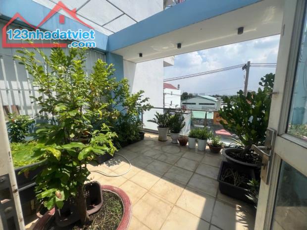 MẶT TIỀN KINH DOANH CỰC ĐỈNH, GẦN PHẠM VĂN ĐỒNG, 3 TẦNG, 4,3X31 NHỈNH 16 TỶ - 2