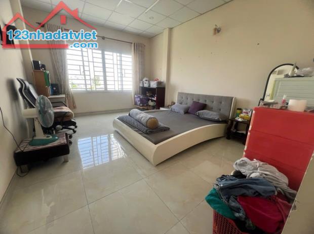 MẶT TIỀN KINH DOANH CỰC ĐỈNH, GẦN PHẠM VĂN ĐỒNG, 3 TẦNG, 4,3X31 NHỈNH 16 TỶ - 3