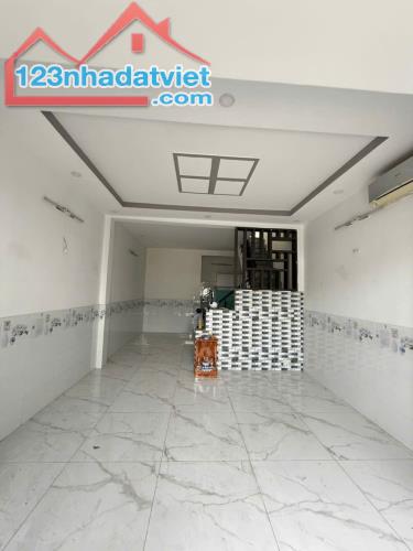 Nhà cứng cáp 1 trệt 1 lầu đường ô tô bon bon tân thới hiệp gần metro - 2